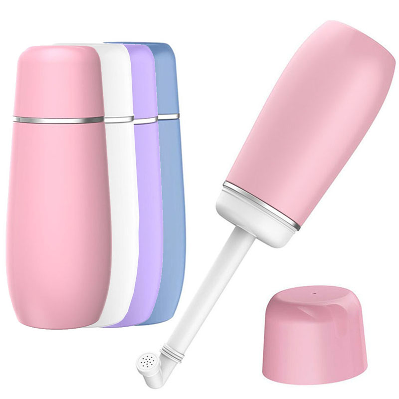 旅行与露营便携式冲洗器 - 手动挤压式瓶装手持冲洗器 | 防漏密封 | 无BPA | 女性卫生护理 | 产后适用 | 带喷嘴的可伸缩喷头 | 男女皆宜